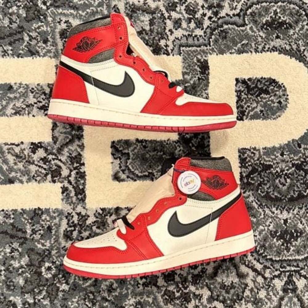 Nike Air Jordan 1 Retro High OG Chicago Lost & Found